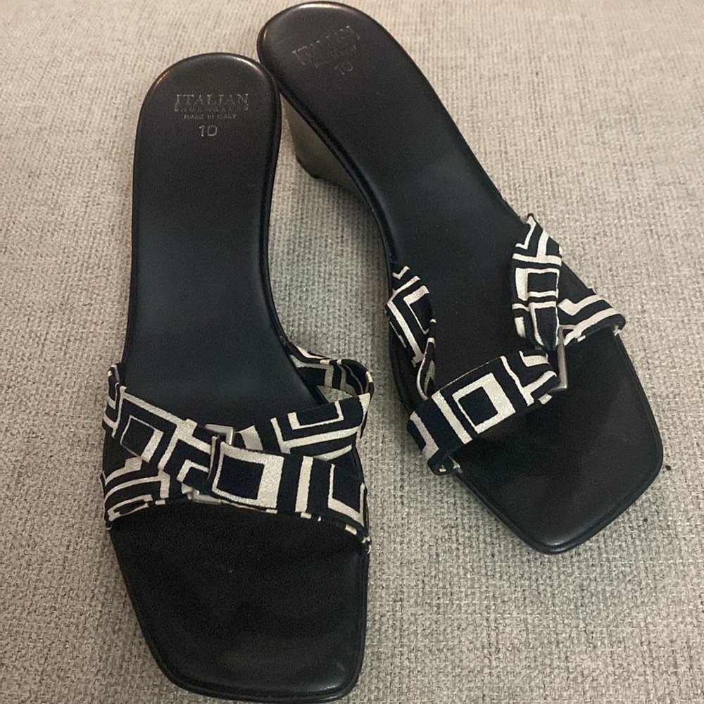 Italian Shoemakers NEW Criss Cross Black White Abstract Wedge Sandals 10M